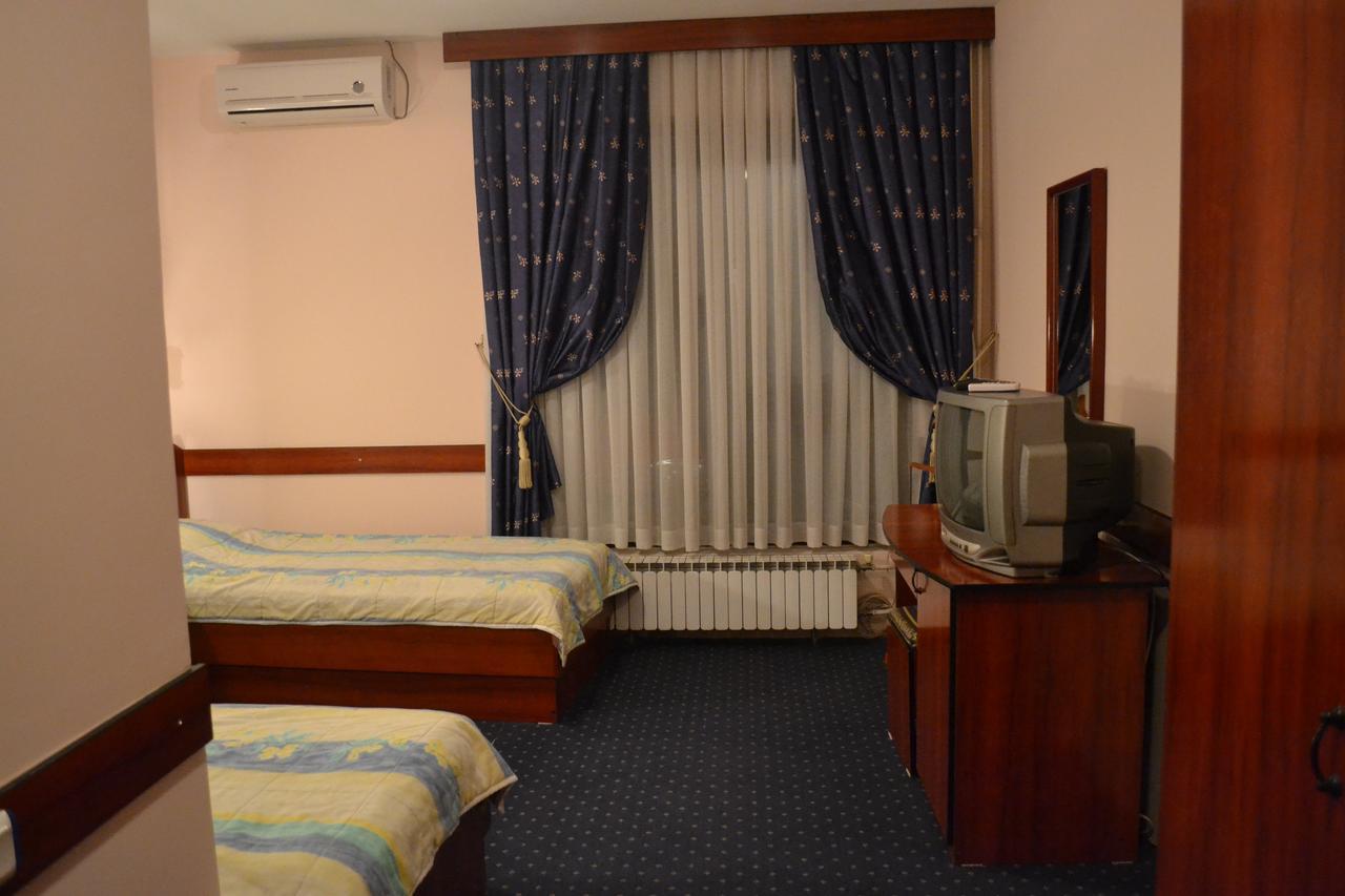 Hotel Mimoza クマノヴォ エクステリア 写真
