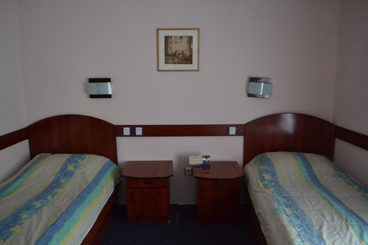 Hotel Mimoza クマノヴォ エクステリア 写真