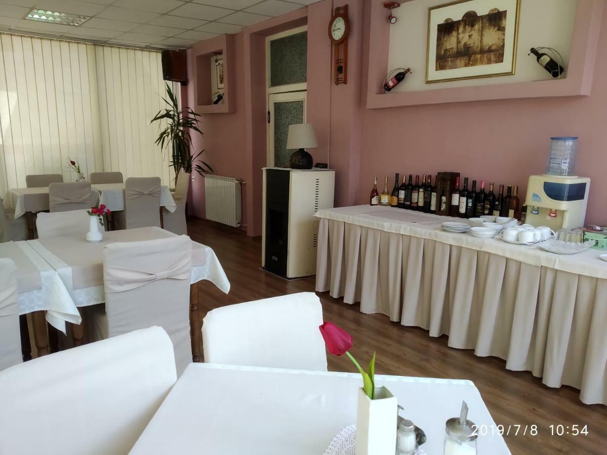 Hotel Mimoza クマノヴォ エクステリア 写真